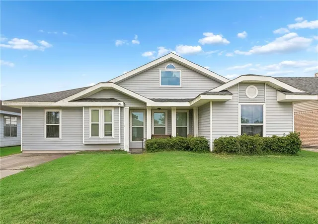 Single family home for sale at 336 Jeffer Dr, Waggaman, LA 70094 | MLS# 2577583