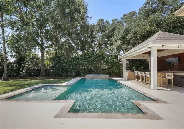 Photo 2 of Single family home for sale at 1070 Whitetail Dr, Mandeville, LA 70448 | MLS# 2575259 | Listing updated on 2026-10-04