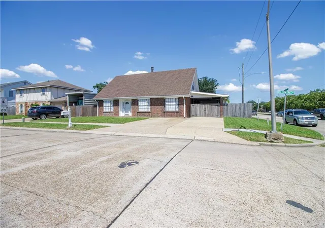 Photo 3 of Single family home for sale at 5000 Willowtree Rd, Marrero, LA 70072 | MLS# 2577692 | Listing updated on 2026-10-07