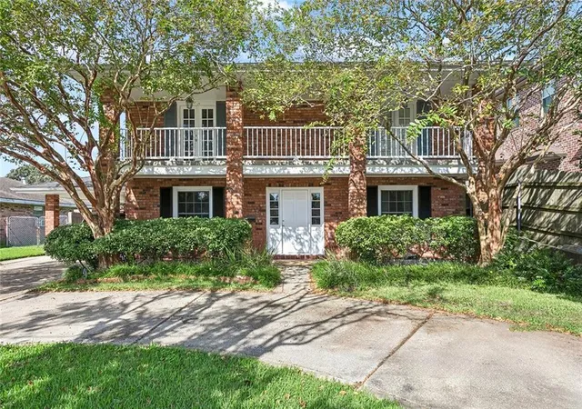 Single family home for sale at 1520 Cherokee Ave, Metairie, LA 70005 | MLS# 2576434