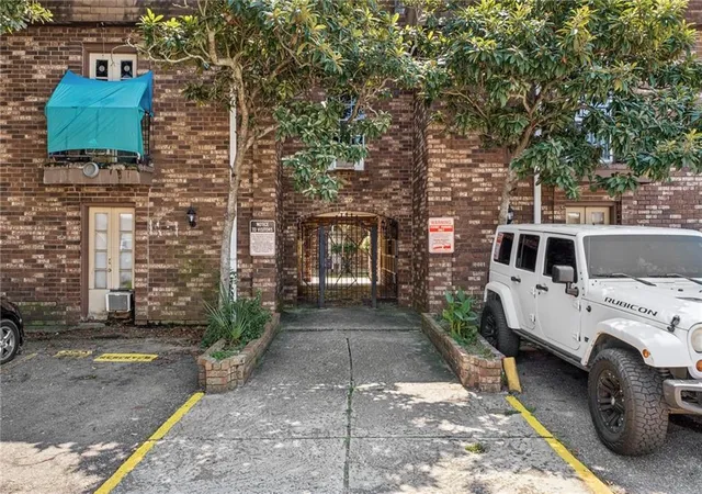 Photo 1 of Condo for sale at 6220 Riverside Dr #547, Metairie, LA 70003 | MLS# 2578375 | Listing updated on 2026-09-23