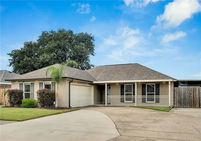 Photo 2 of Single family home for sale at 4708 Red Oak Dr, Marrero, LA 70072 | MLS# 2578074 | Listing updated on 2026-09-23