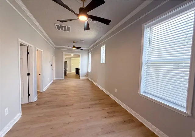 Photo 3 of Single family home for sale at 565 S 6th Street, Ponchatoula, LA 70454 | MLS# 2578418 | Listing updated on 2026-09-23
