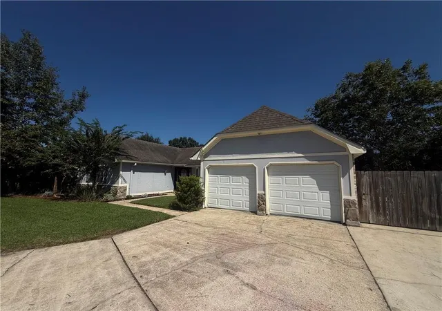 Photo 3 of Single family home for sale at 438 Briargrove Dr, Slidell, LA 70458 | MLS# 2578364 | Listing updated on 2026-09-23