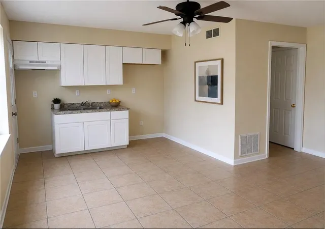 Listing Photo 4 - Condo for sale in building located at 6922 Bunker Hl Rd, New Orleans, LA 70127