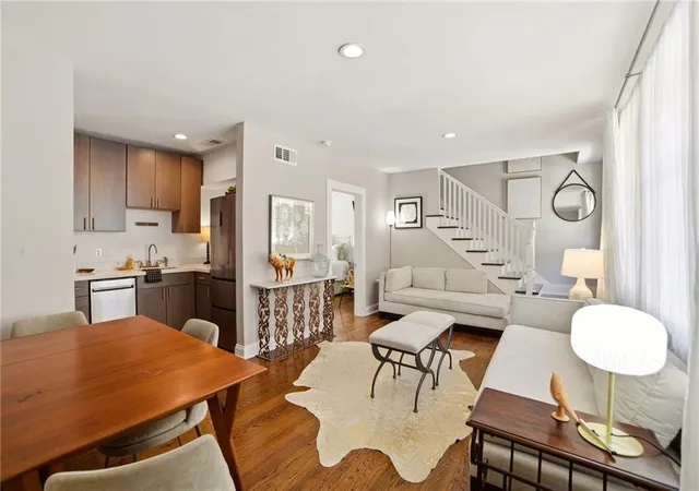 Listing Photo 4 - Condo for sale in building located at 910 S Carrolton Ave, New Orleans, LA 70118 - Unit #L