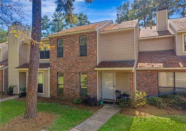 Condo for sale at 120 Pineridge St W St #120, Mandeville, LA 70448 | MLS# 2579642