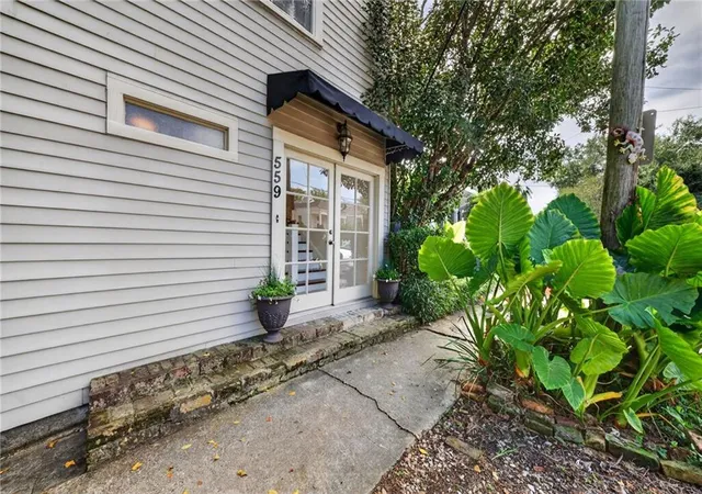 Listing Photo 4 - Condo for sale in building located at 559 Octavia St, New Orleans, LA 70115 - Unit #559