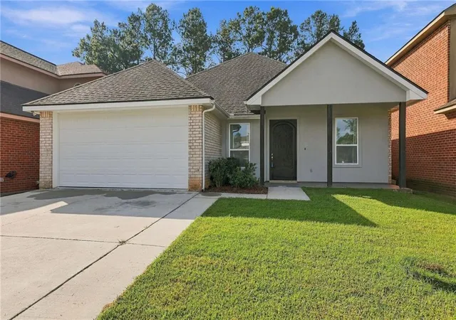Photo 1 of Single family home for sale at 23318 Fairway Gdns #8, Springfield, LA 70462 | MLS# 2581389 | Listing updated on 2026-10-20