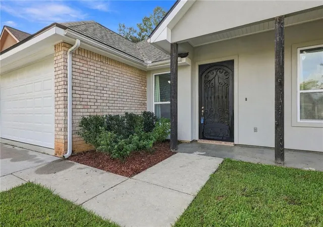 Photo 1 of Single family home for sale at 23318 Fairway Gdns #8, Springfield, LA 70462 | MLS# 2581389 | Listing updated on 2026-10-20