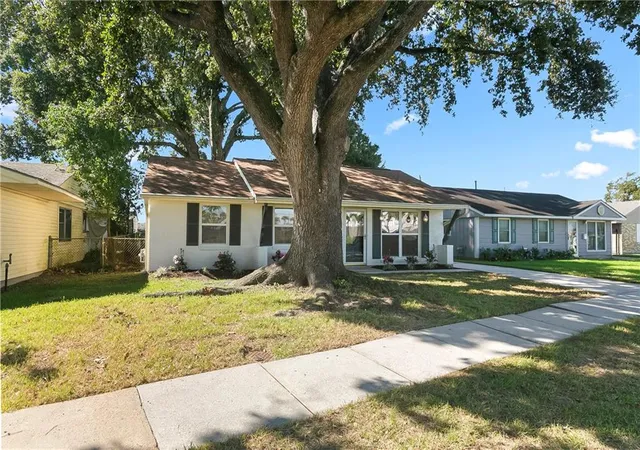 Photo 2 of Single family home for sale at 173 Rosalie Dr, Avondale, LA 70094 | MLS# 2581528 | Listing updated on 2026-10-21