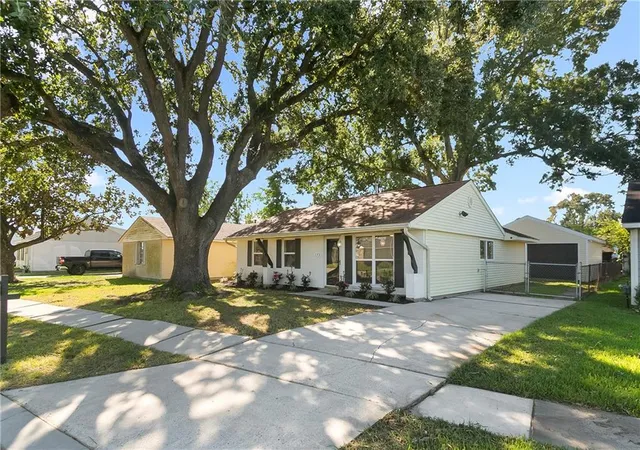 Photo 3 of Single family home for sale at 173 Rosalie Dr, Avondale, LA 70094 | MLS# 2581528 | Listing updated on 2026-10-21