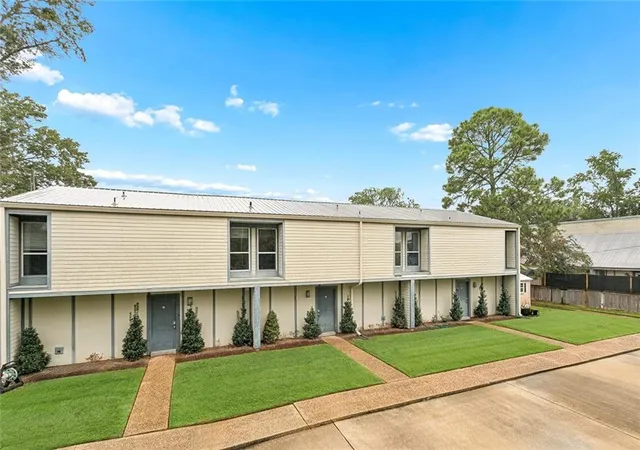 Photo 2 of Condo for sale at 350 Atalin St #11C, Mandeville, LA 70448 | MLS# 2581642 | Listing updated on 2026-10-19