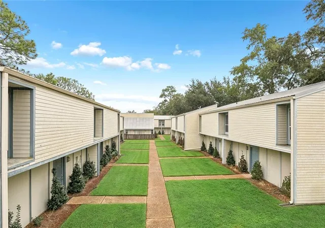 Photo 4 of Condo for sale at 350 Atalin St #11C, Mandeville, LA 70448 | MLS# 2581642 | Listing updated on 2026-10-19