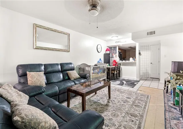Photo 3 of Condo for sale at 6200 Riverside Dr #438, Metairie, LA 70003 | MLS# 2582172 | Listing updated on 2026-10-20