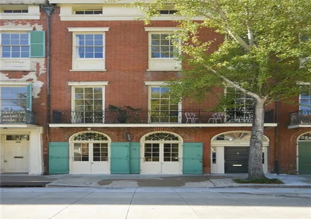 Multi family home for sale at 618 20 Julia St, New Orleans, LA 70130 | MLS# 2582329