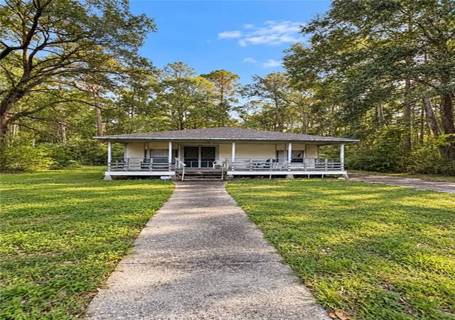 Photo 1 of Single family home for sale at 402 Jefferson Dr, Slidell, LA 70460 | MLS# 2578850 | Listing updated on 2026-10-21