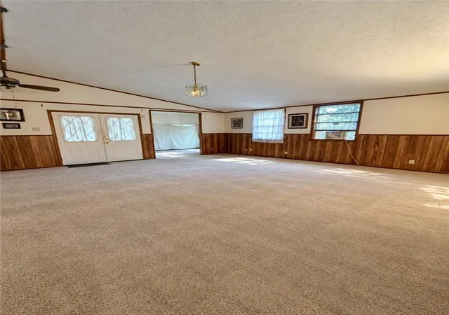 Photo 2 of Single family home for sale at 402 Jefferson Dr, Slidell, LA 70460 | MLS# 2578850 | Listing updated on 2026-10-21