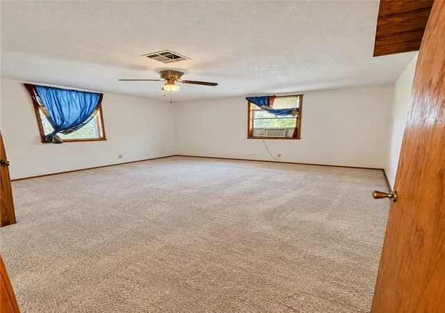 Photo 4 of Single family home for sale at 402 Jefferson Dr, Slidell, LA 70460 | MLS# 2578850 | Listing updated on 2026-10-21