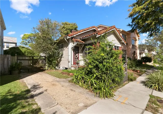 Photo 1 of Single family home for sale at 4224 Vincennes Pl, New Orleans, LA 70125 | MLS# 2578976 | Listing updated on 2026-10-21
