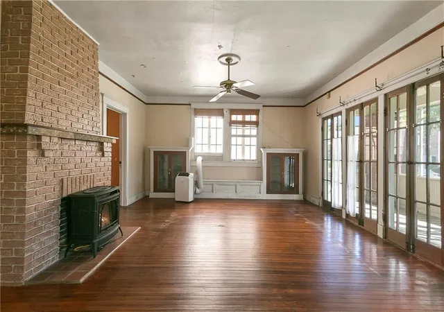 Photo 2 of Single family home for sale at 4224 Vincennes Pl, New Orleans, LA 70125 | MLS# 2578976 | Listing updated on 2026-10-21