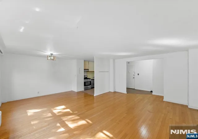 Photo 2 of Condo for sale at 2348 Linwood Ave #1K, Fort Lee, NJ 07024 | MLS# 26003628 | Listing updated on 2026-10-14