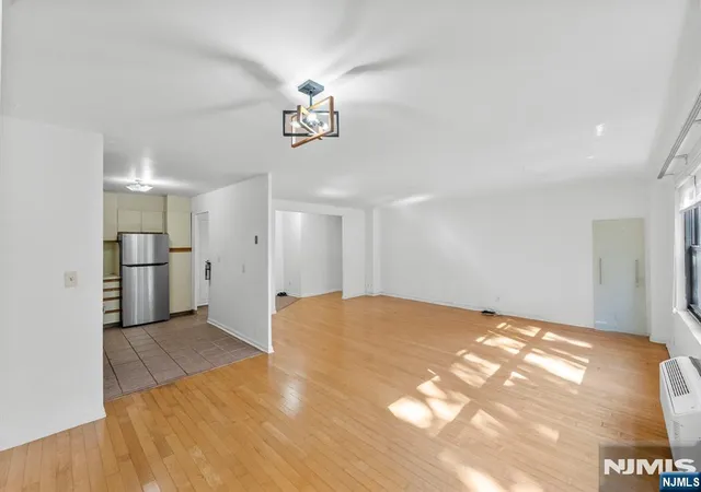 Photo 3 of Condo for sale at 2348 Linwood Ave #1K, Fort Lee, NJ 07024 | MLS# 26003628 | Listing updated on 2026-10-14