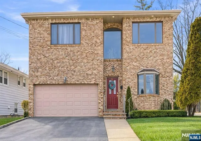 Photo 1 of Single family home for sale at 270 Baldwin Ave, Hasbrouck Heights, NJ 07604 | MLS# 26007281 | Listing updated on 2026-09-09