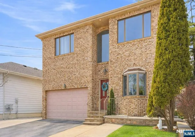Photo 2 of Single family home for sale at 270 Baldwin Ave, Hasbrouck Heights, NJ 07604 | MLS# 26007281 | Listing updated on 2026-09-09