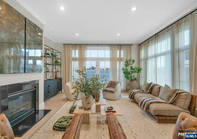 Photo 4 of Townhouse for sale at 25 Moorings Ln, Edgewater, NJ 07020 | MLS# 26007924 | Listing updated on 2026-09-18