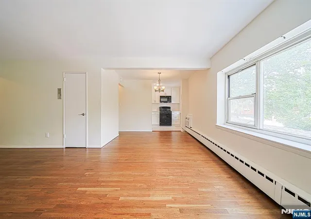 Photo 4 of Condo for sale at 1575 Center Ave #3F, Fort Lee, NJ 07024 | MLS# 26011047 | Listing updated on 2026-09-04