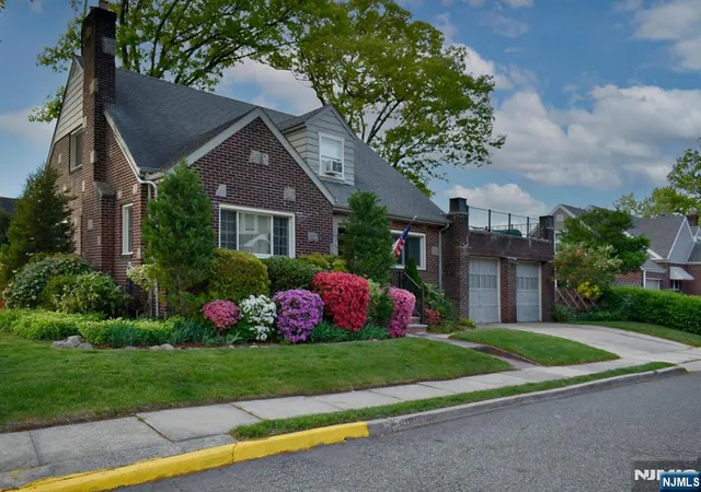Photo 1 of Single family home for sale at 585 Monroe Pl, Ridgefield, NJ 07657 | MLS# 26014751 | Listing updated on 2026-09-15