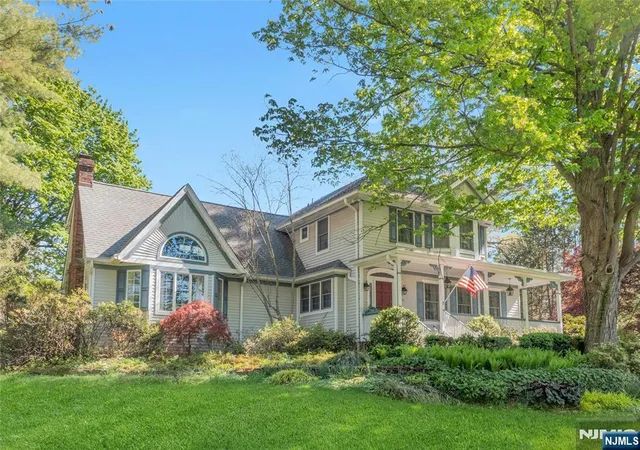 Photo 1 of Single family home for sale at 11 Lower Cross Rd, Saddle River, NJ 07458 | MLS# 26015653 | Listing updated on 2026-09-01