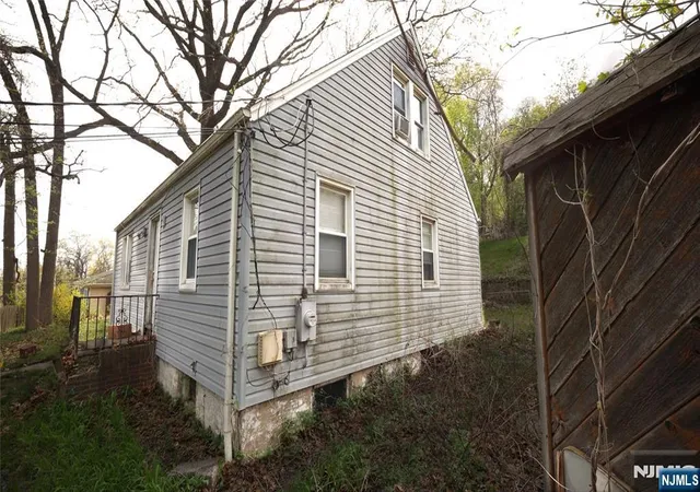 Photo 2 of Single family home for sale at 290 Central Ave, Haledon, NJ 07508 | MLS# 26016049 | Listing updated on 2026-09-08