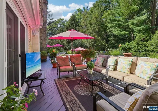 Photo 3 of Sale Pending at 306 Windham Ct, Wyckoff, NJ 07481 | MLS# 26016330 | Listing updated on 2026-10-13