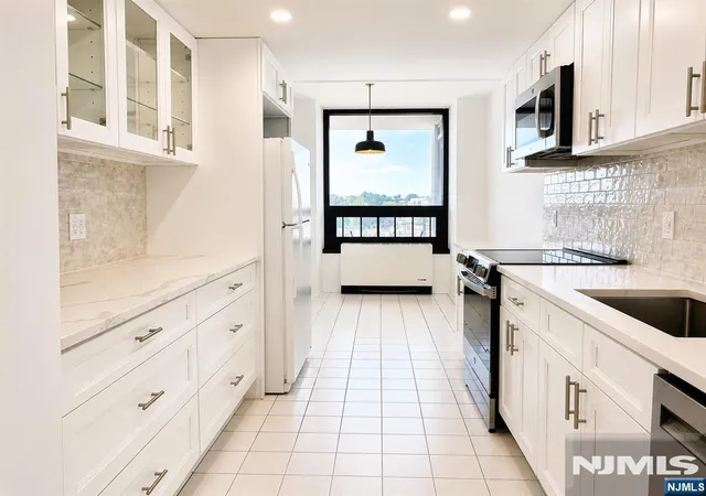 Photo 1 of Condo for sale at 800 Palisade Ave #704, Fort Lee, NJ 07024 | MLS# 26017545 | Listing updated on 2026-10-08