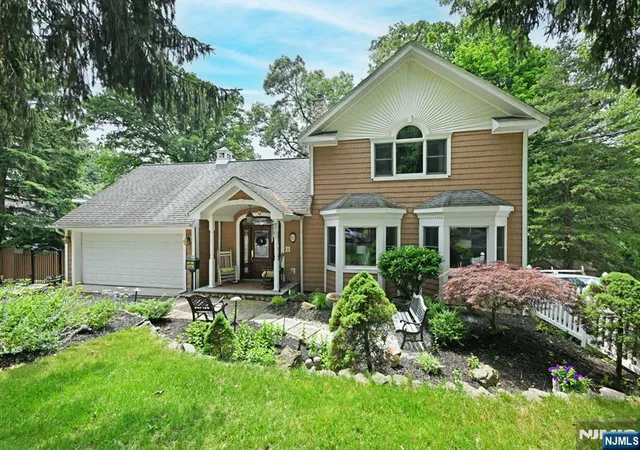 Photo 2 of Single family home for sale at 8 Myrtle St, Montvale, NJ 07645 | MLS# 26021817 | Listing updated on 2026-10-13