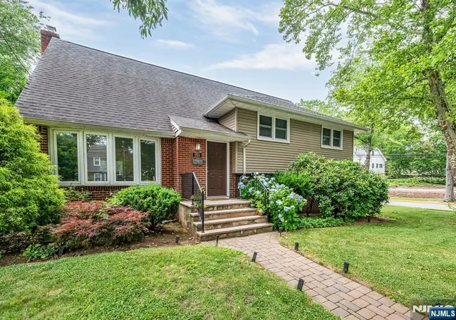 Photo 2 of Single family home for sale at 550 Englewood Ave, Teaneck, NJ 07666 | MLS# 26021848 | Listing updated on 2026-09-18