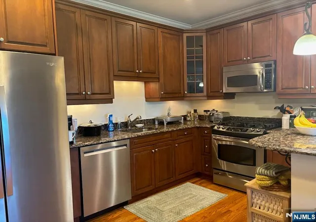 Photo 2 of Condo for sale at 5 Tenakill Park E #205, Cresskill, NJ 07626 | MLS# 26021866 | Listing updated on 2026-09-15