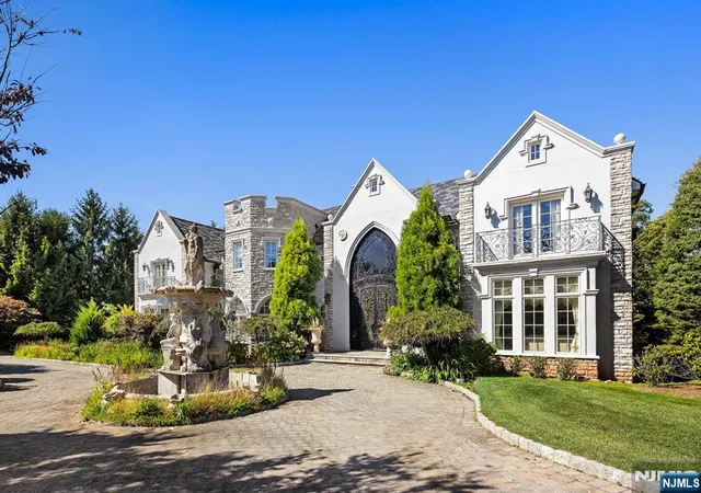 Photo 1 of Single family home for sale at 117 Truman Dr, Cresskill, NJ 07626 | MLS# 26022071 | Listing updated on 2026-09-13