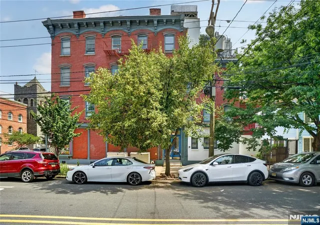 Photo 16 of Condo for sale at 440 Jersey Ave #202, Jersey City, NJ 07302 | MLS# 26022246 | Listing updated on 2026-10-09
