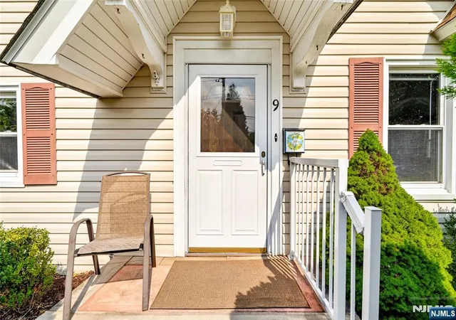 Photo 3 of Single family home for sale at 9 Long Ave, Mahwah, NJ 07430 | MLS# 26022329 | Listing updated on 2026-10-13