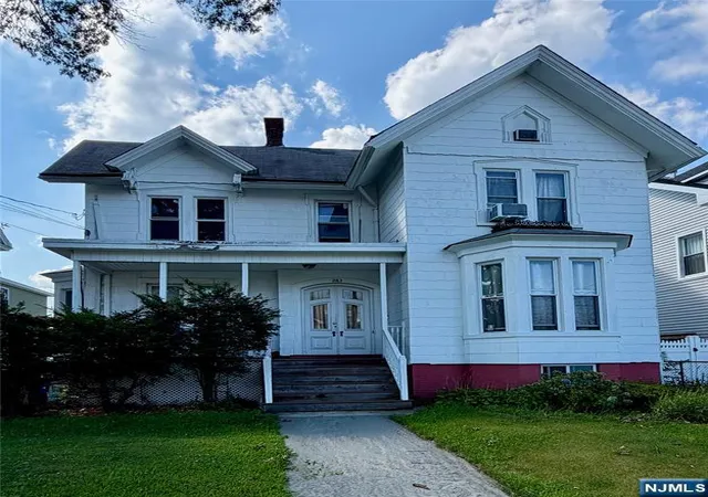 Photo 1 of Single family home for sale at 283 Union St, Hackensack, NJ 07601 | MLS# 26022566 | Listing updated on 2026-09-08