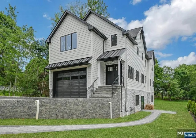 Photo 2 of Single family home for sale at 48 Pulis Ave, Mahwah, NJ 07430 | MLS# 26022741 | Listing updated on 2026-09-18