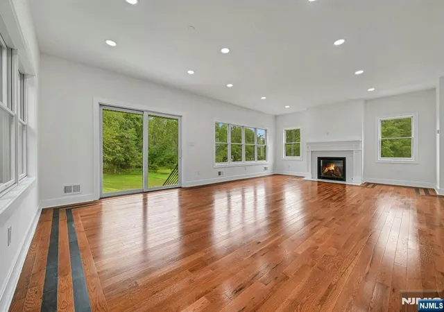 Photo 3 of Single family home for sale at 48 Pulis Ave, Mahwah, NJ 07430 | MLS# 26022741 | Listing updated on 2026-09-18