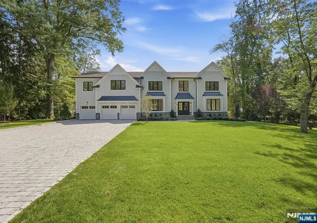 Photo 1 of Sale Pending at 432 Glendale Rd, Wyckoff, NJ 07481 | MLS# 26023366 | Listing updated on 2026-10-13