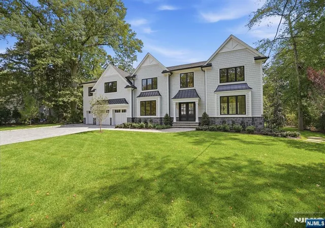 Photo 2 of Sale Pending at 432 Glendale Rd, Wyckoff, NJ 07481 | MLS# 26023366 | Listing updated on 2026-10-13