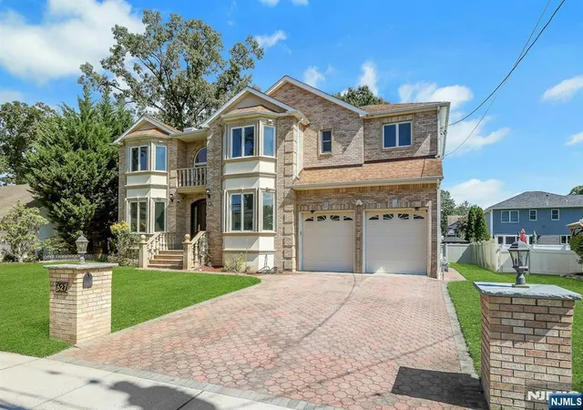 Photo 2 of Single family home for sale at 627 Concord St, New Milford, NJ 07646 | MLS# 26024067 | Listing updated on 2026-09-02