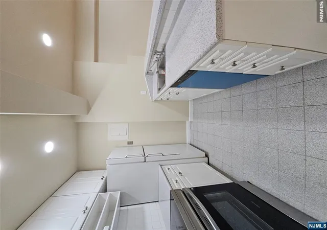 Photo 2 of Condo for sale at 333 Grand Ave #3M, Palisades Park, NJ 07650 | MLS# 26024969 | Listing updated on 2026-09-17