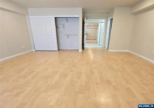 Photo 4 of Condo for sale at 333 Grand Ave #3M, Palisades Park, NJ 07650 | MLS# 26024969 | Listing updated on 2026-09-17
